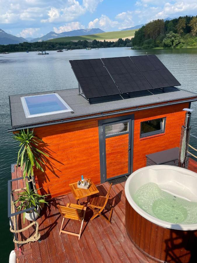 فندق Aquachill Houseboat & Wellness Liptovský Trnovec المظهر الخارجي الصورة